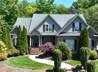 608 Susanna Ct, Kernersville, NC 27284