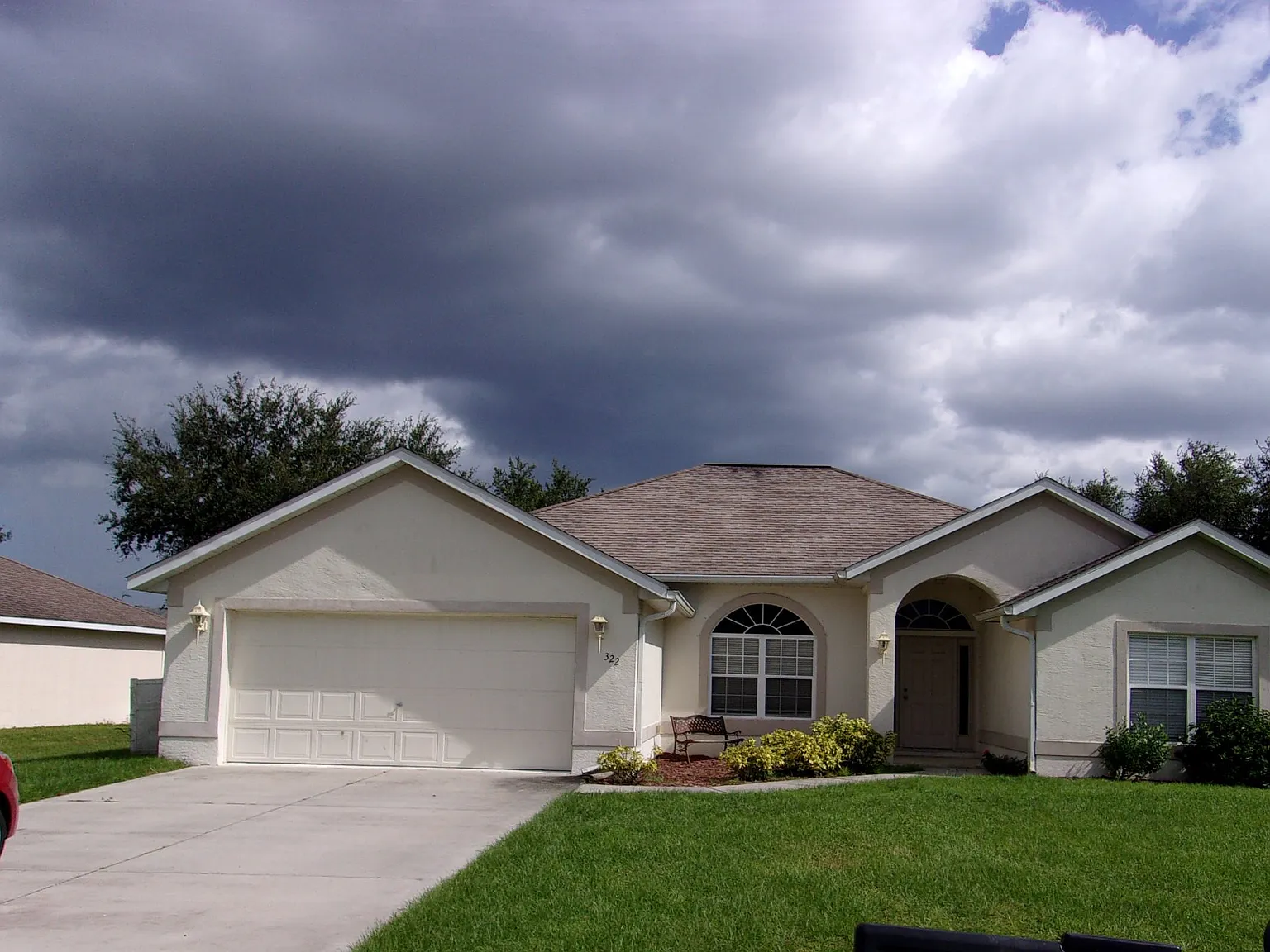 4 bed, 2.0 bath, 2366 sqft, $2,075 — Photo 1