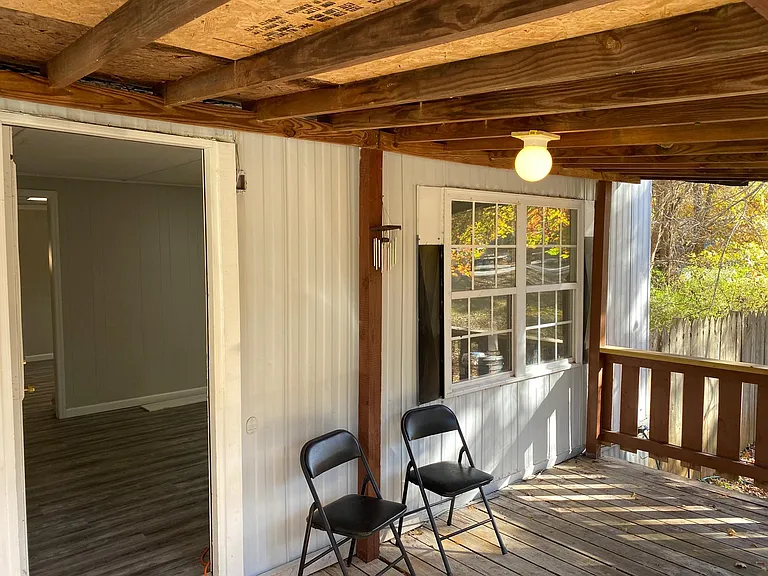 20 Village Pl — Photo 13