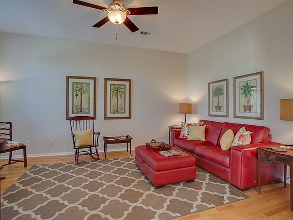 3rd image of 3515 Molona Dr