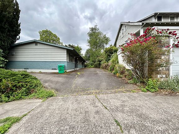 2nd image of 341-347 SE 30th Pl #341
