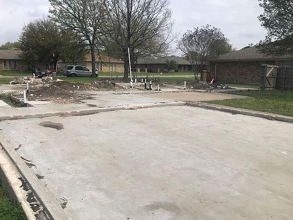 5th image of 806 Cypress Dr Lot 9
