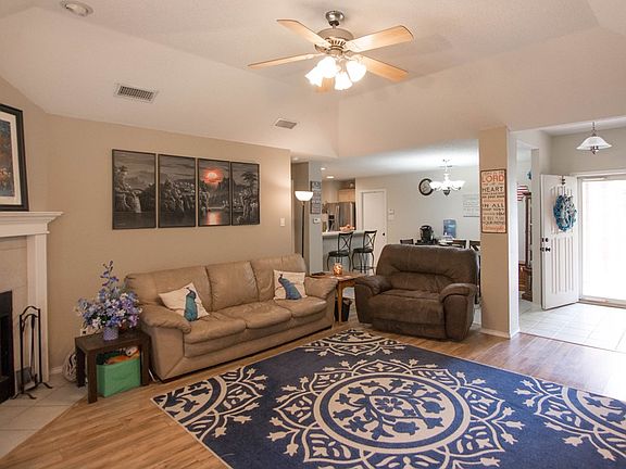 4th image of 10 Amberwood Dr