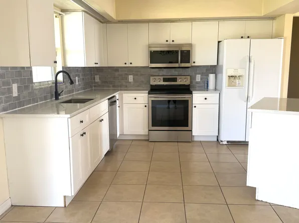 2313 NW 5th St, Cape Coral, FL 33993