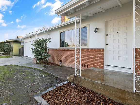 4th image of 2715 W Laurel Avenue