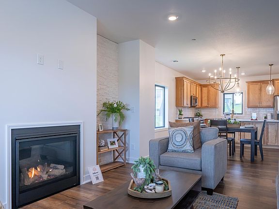 4th image of 1590 Brandt Dr NE