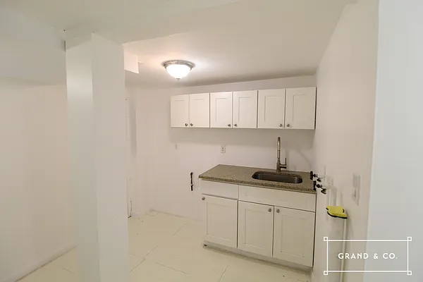 Rented by Grand & Co. | media 25