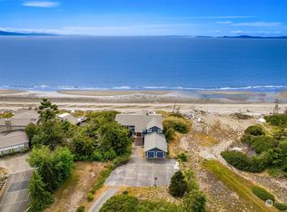 4895 Surfcrest Dr, Oak Harbor, WA 98277