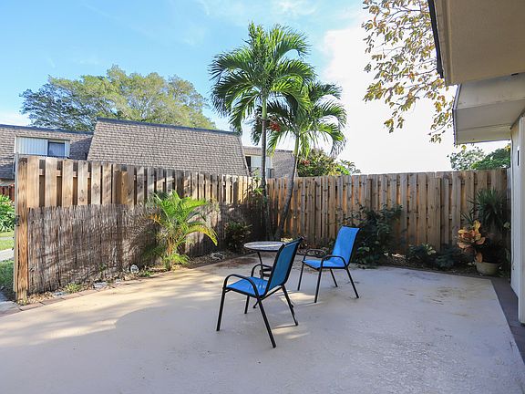 3rd image of 2901 SW 22nd Cir #42D