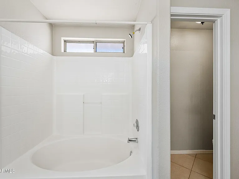 210 E Jasper Ct — Photo 20