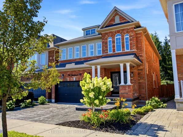 216 Greenwood Rd, Whitchurch Stouffville, ON L4A 4N8