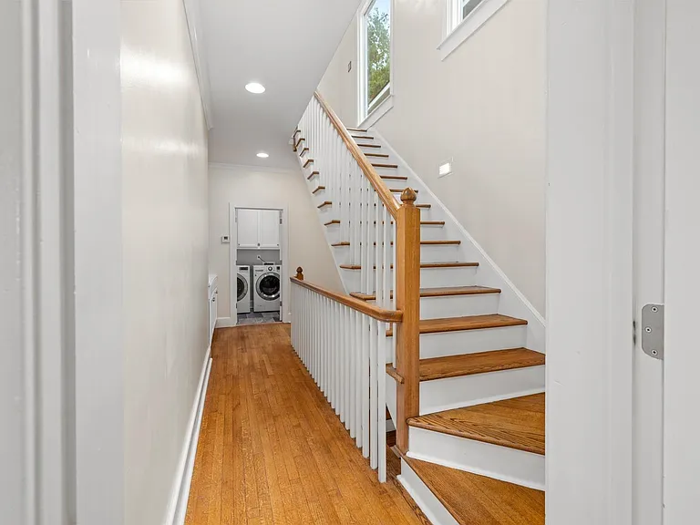 752 Island Dr — Photo 30