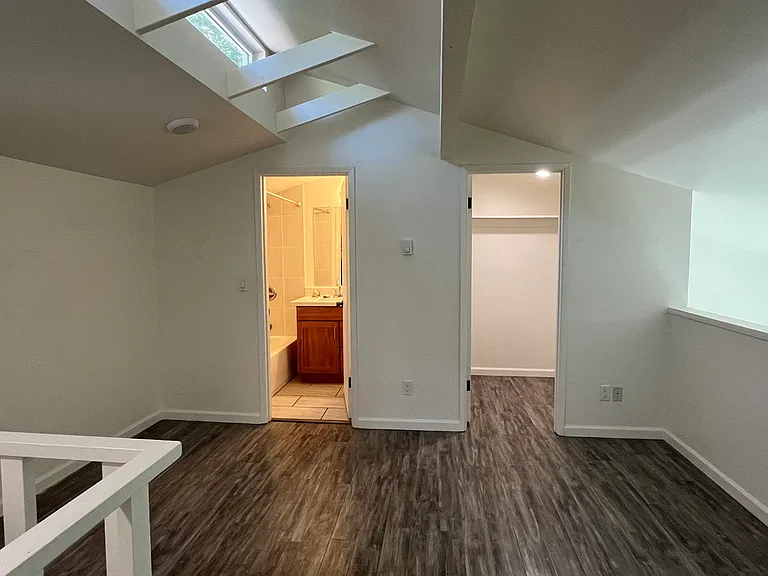 Alder Haus Apartments — Photo 20