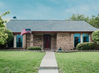 8410 Kensington Dr, Rowlett, TX 75088