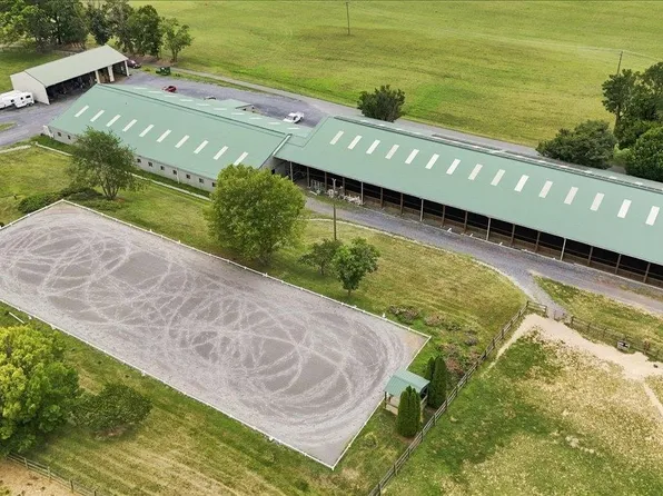 2435 Shutterlee Mill Rd, Staunton, VA 24401