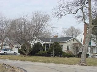 109 W 10th Ave, Naperville, IL 60563