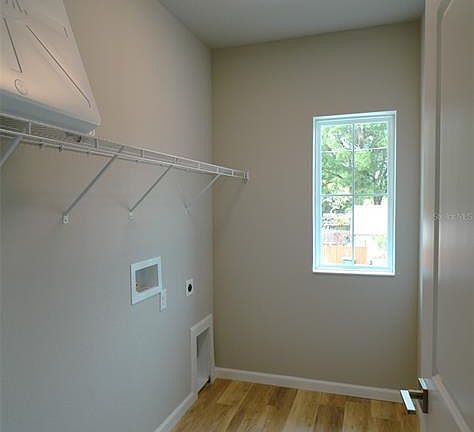 5th image of 3904 W Everett St