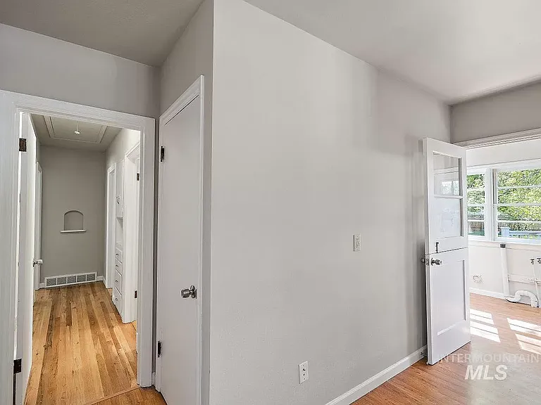 1103 S Johnson St — Photo 14