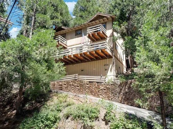 24379 Horst Dr, Crestline, CA 92325