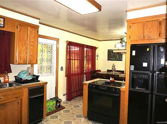 5th image of 565 Valley Rd