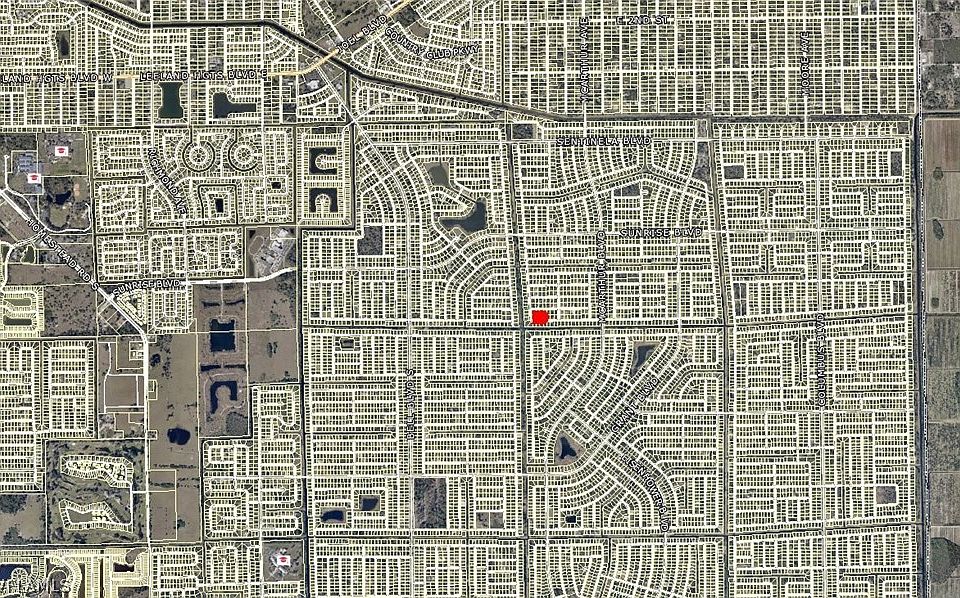 2nd image of 921 Alcalde St E