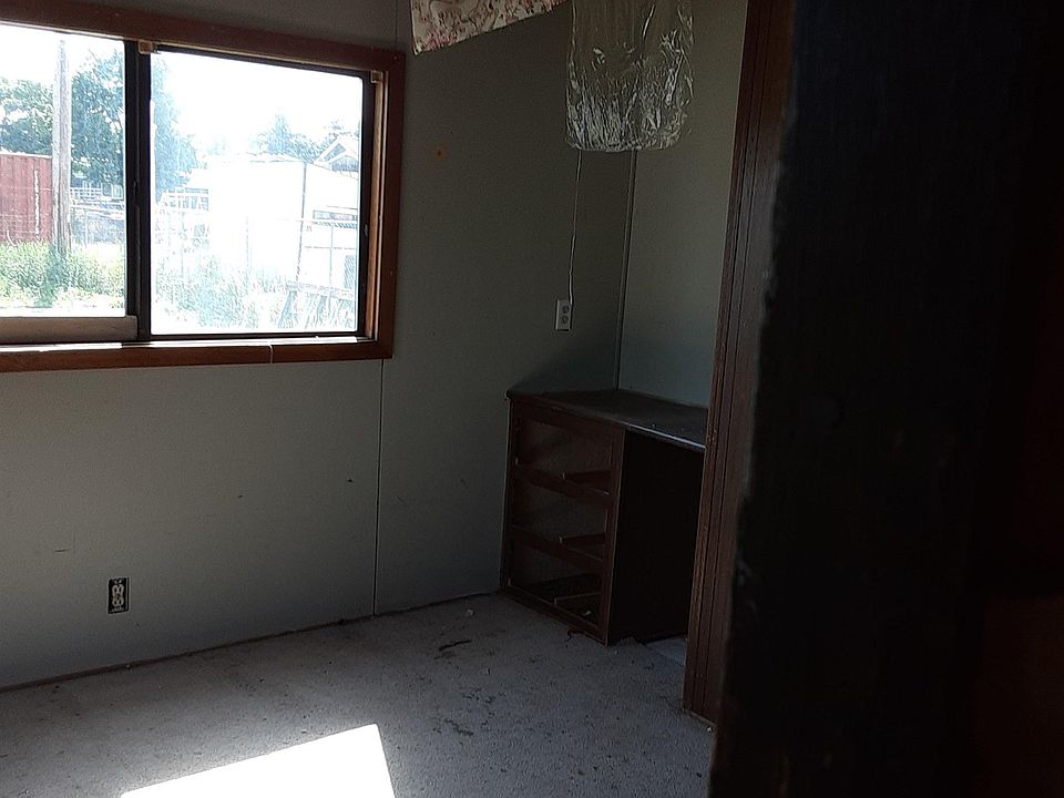 1st image of 753 S Easy St