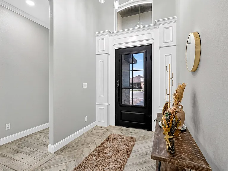 8619 La Jolla Dr — Photo 4