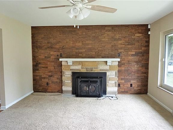 4th image of 316 Grand Ave