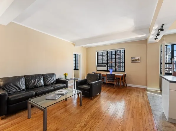 211 East 35th Street image 1 of 11