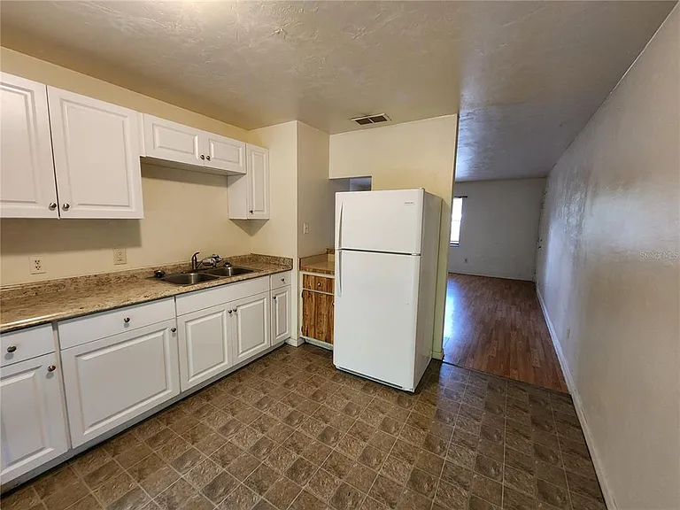 4021 SW 37th St #C — Photo 8