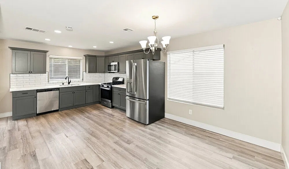 3 bed, 2.0 bath, 1458 sqft, $2,210 — Photo 4