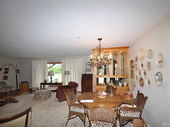 4th image of 213 Memorial Dr