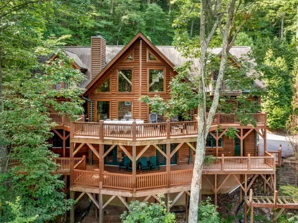 505 Howland Rd, Asheville, NC 28804