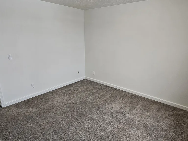 402 Par Ave — Photo 22