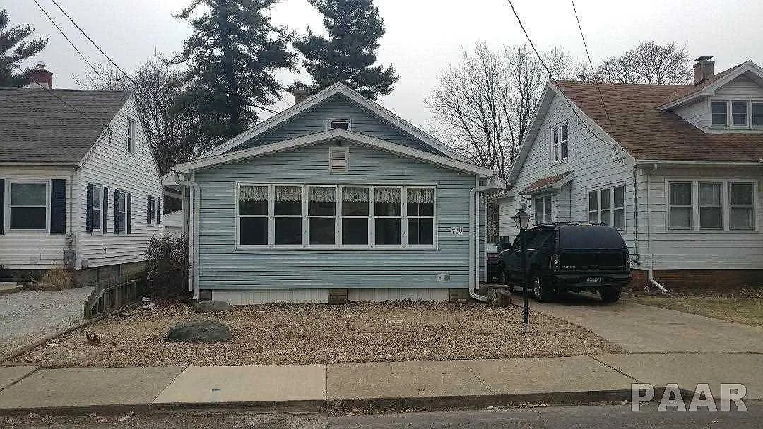 720 E Maywood Ave photo 1