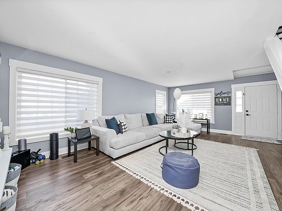 5th image of 805 Dogwood Ln