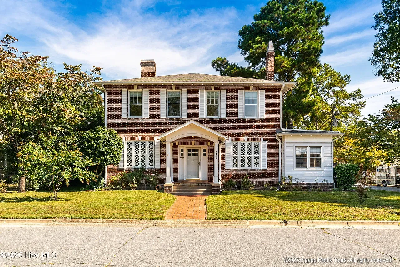 1105 Johnston St — Photo 1