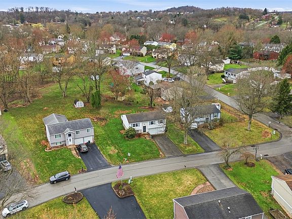 3rd image of 106 Squirrel Hollow Rd