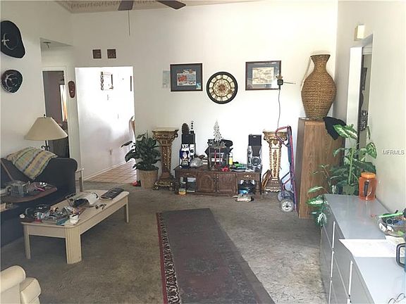 4th image of 2446 Oak Hollow Dr
