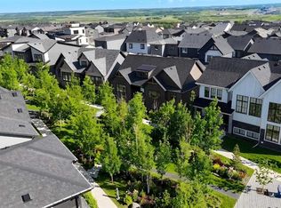 90 S Treeline Gdns SW, Calgary, AB T2Y0W6