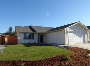 748 Hilltop Dr, Fortuna, CA 95540