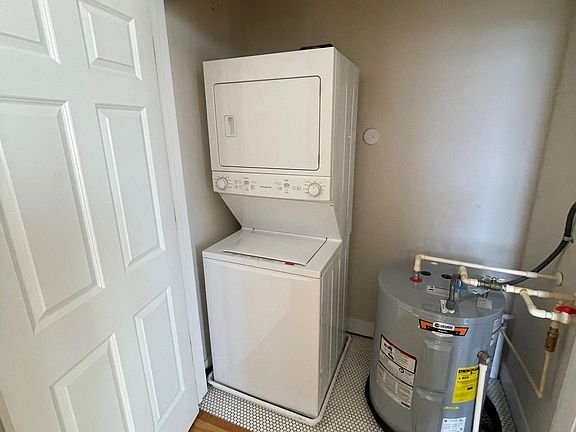 4th image of 10 W Leigh St APT 13