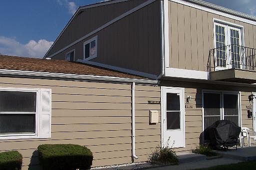 1st image of 7945 W 163rd Pl #27