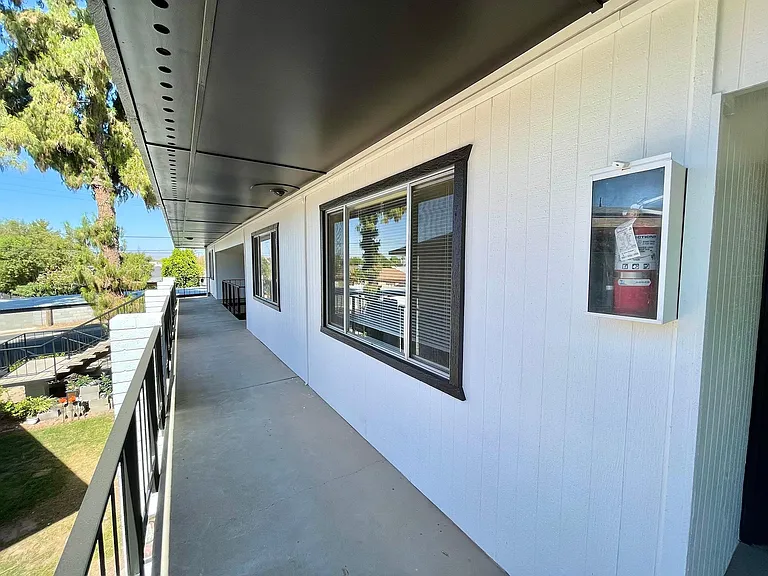 South Edge — Photo 27