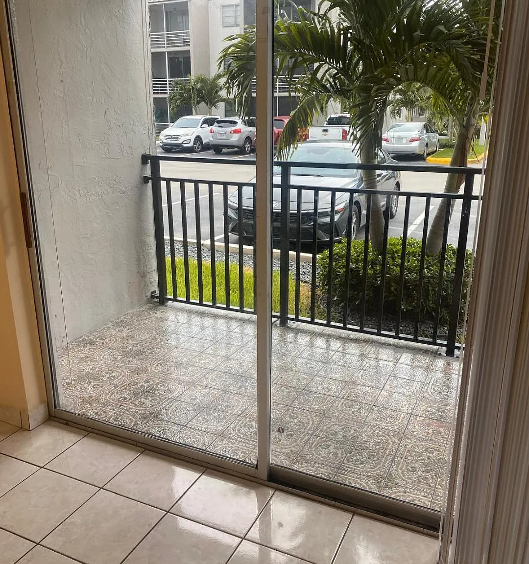 2 bed, 1087 sqft, $2,100 — Photo 1