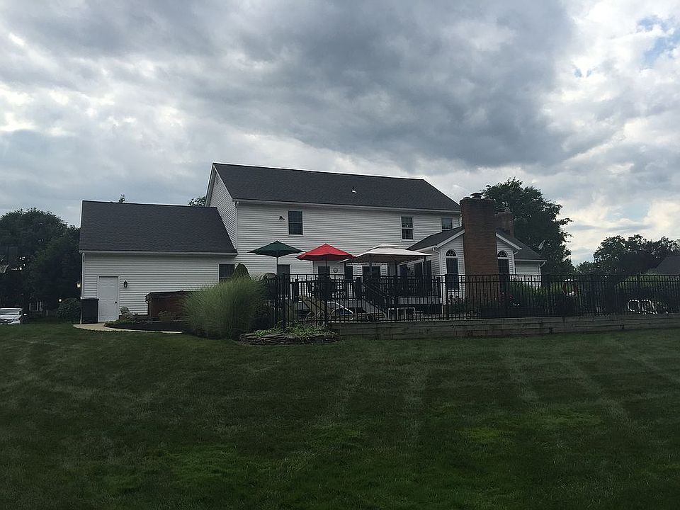 1st image of 6781 Pinebrooke Dr