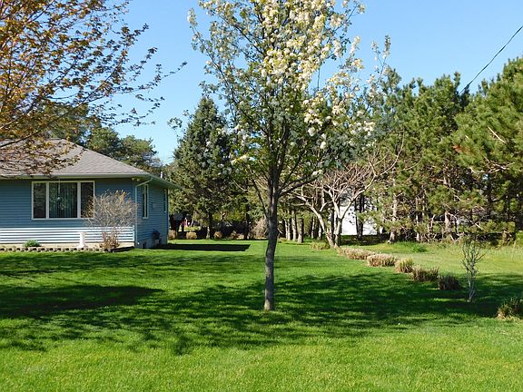 4th image of 1576 Anthony Rd