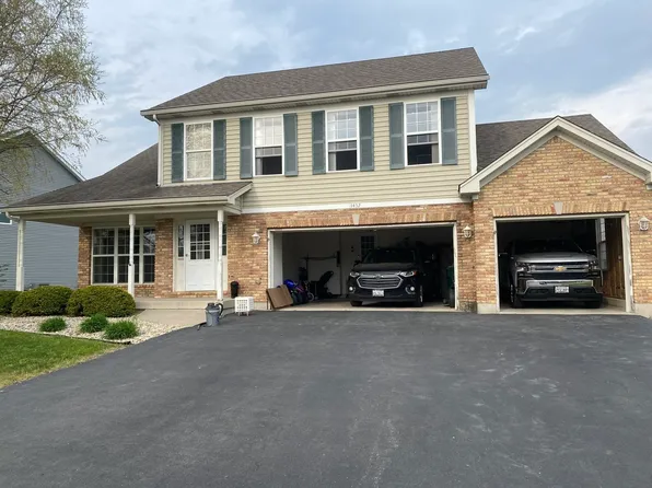 1432 Sandcastle Dr, Sycamore, IL 60178
