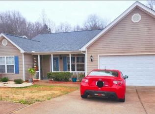 21 Landing Ln, Simpsonville, SC 29681