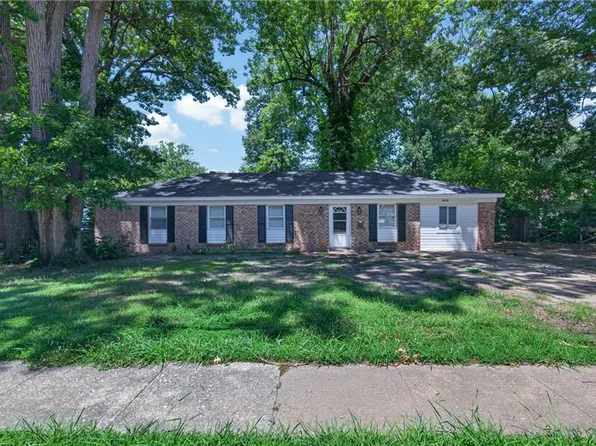 1049 E Little Back River Rd, Hampton, VA 23669